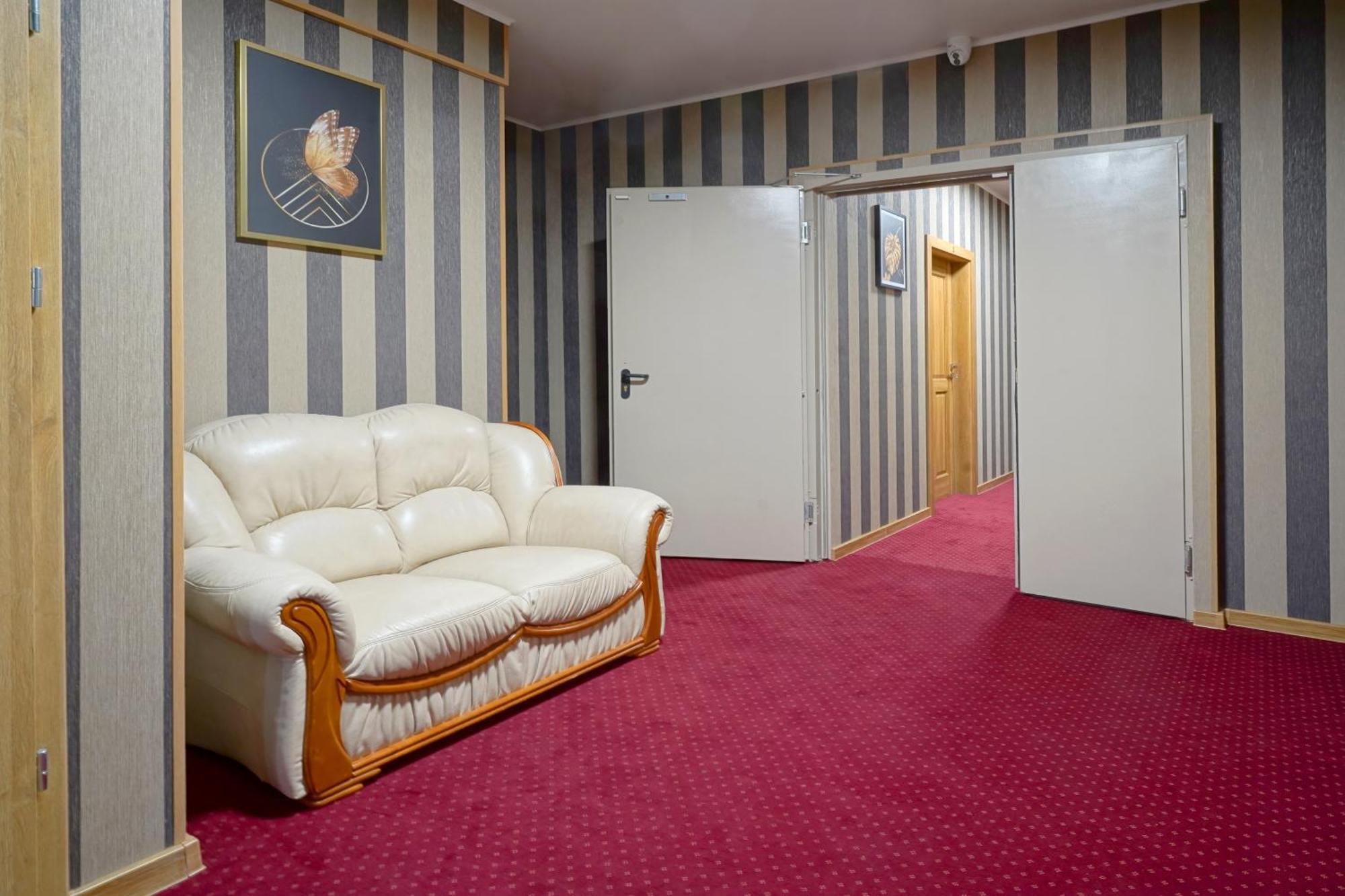 Apartments Alkantara Хшанов Екстериор снимка